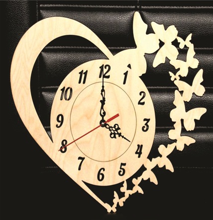 Relógio De Parede Coração Em Mdf
